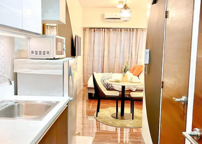 The Air Luxe Spot L Wifi And Netflix I Air 2929 Manila